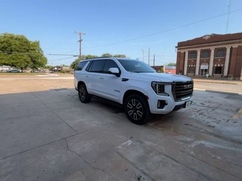 Used 2023 GMC Yukon AT4 w/ Technology Package AWD/4WD image 2