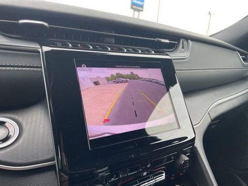 New 2025 Jeep Grand Cherokee Altitude image 14