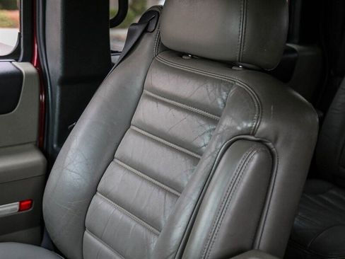 Used 2005 HUMMER H2 w/ Preferred Equipment Group image 25