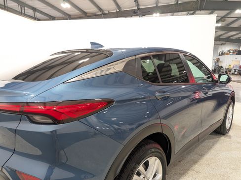 Used 2024 Buick Envista Preferred w/ Convenience I Package image 3