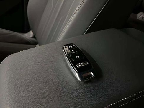 Used 2022 Audi e-tron Premium Plus w/ Premium Plus Package image 14