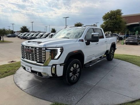 Used 2025 GMC Sierra 2500 Denali w/ Denali Reserve Package AWD/4WD image 3