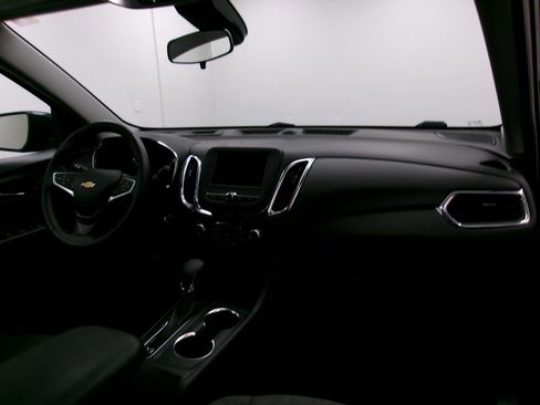 Used 2023 Chevrolet Equinox LT image 3