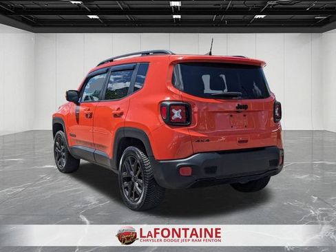 Used 2018 Jeep Renegade Altitude AWD/4WD image 3