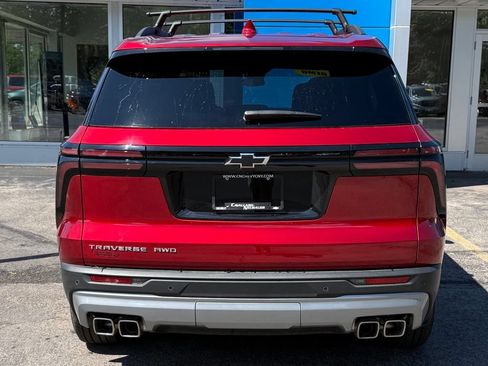 Used 2026 Chevrolet Traverse LT w/ LPO, Floor Liner Package AWD/4WD image 6
