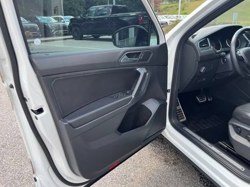 Used 2020 Volkswagen Tiguan SE R-Line w/ 3rd Row Seat Package AWD/4WD image 5