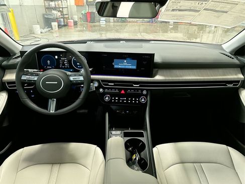 New 2025 Hyundai Sonata Limited image 11