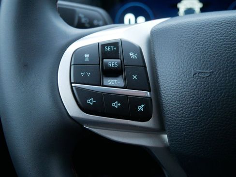 Used 2025 Ford Explorer Active image 28