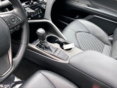 Used 2022 Toyota Camry SE image 17