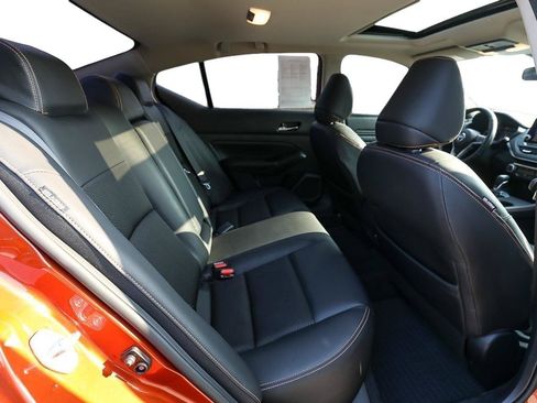 Used 2021 Nissan Altima 2.5 SR w/ SR Premium Package FWD image 17