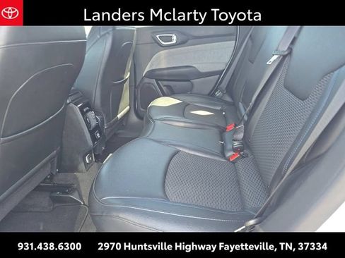 Used 2024 Jeep Compass Latitude AWD/4WD image 10