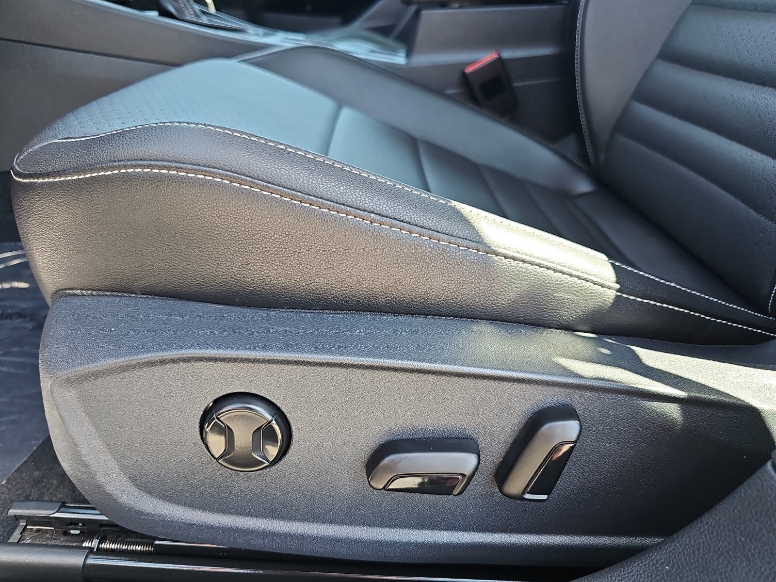 Used 2022 Volkswagen Jetta SE FWD image 26