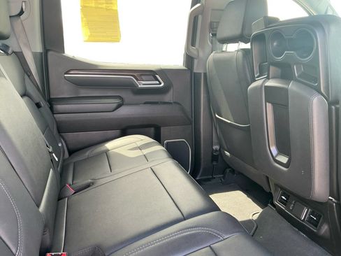 Used 2025 GMC Sierra 1500 SLT AWD/4WD image 19