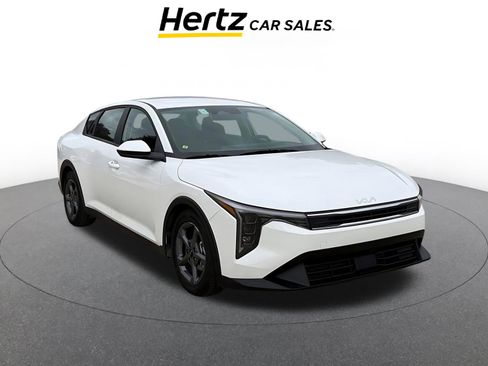 Used 2025 Kia K4 LXS image 1