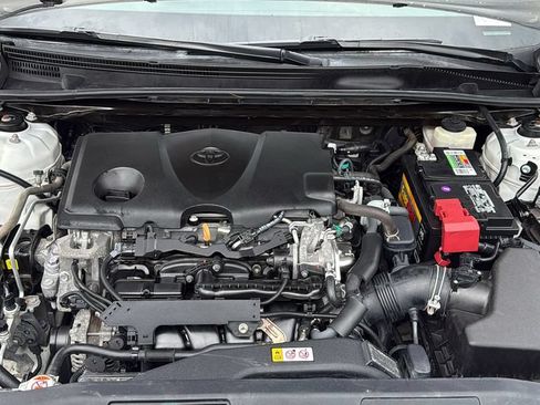 Used 2018 Toyota Camry LE FWD image 33