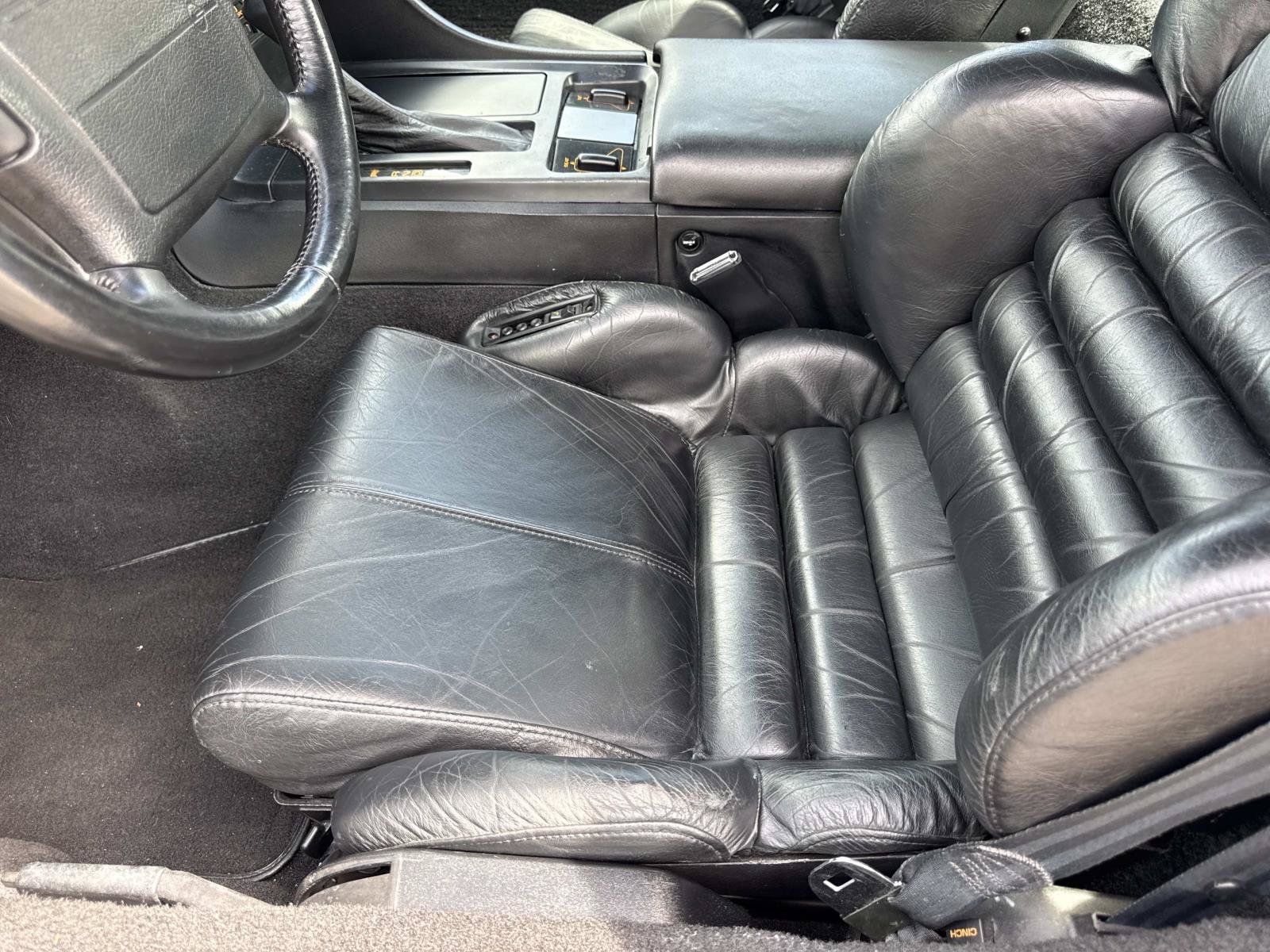 Used 1993 Chevrolet Corvette Coupe RWD image 17