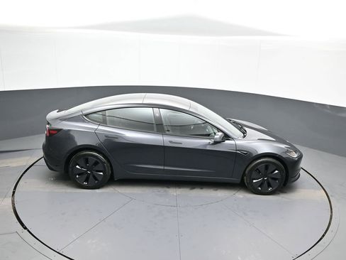Used 2025 Tesla Model 3 Long Range image 39