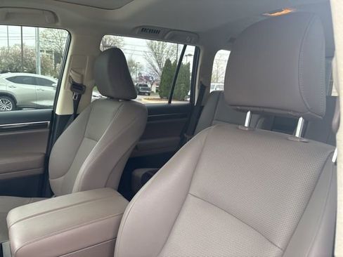 Used 2022 Lexus GX 460 Premium image 2