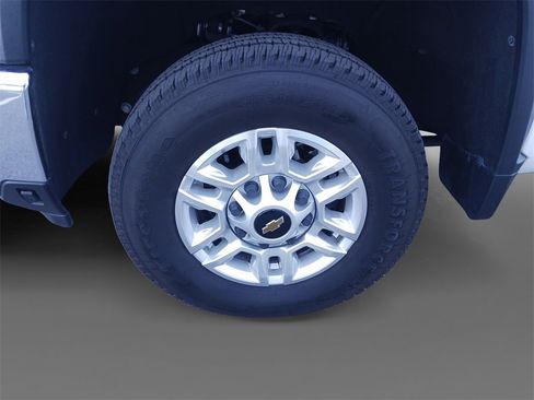 Used 2024 Chevrolet Silverado 2500 LT image 15