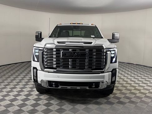 Used 2024 GMC Sierra 2500 Denali AWD/4WD image 11