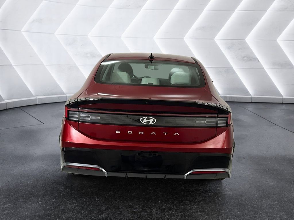 Used 2025 Hyundai Sonata SEL FWD image 5