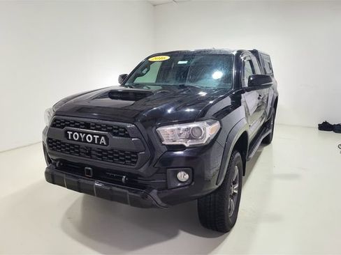 Used 2016 Toyota Tacoma TRD Sport w/ Towing Package image 10