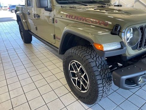 Used 2025 Jeep Gladiator Rubicon AWD/4WD image 20