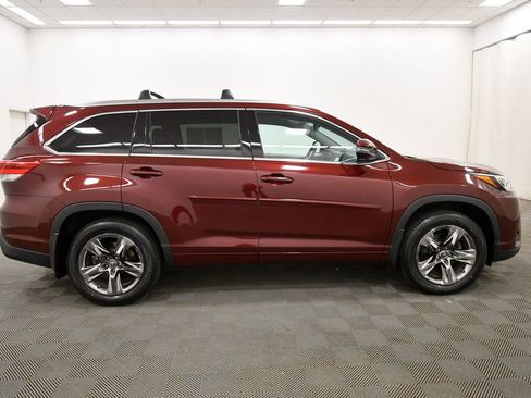 Used 2018 Toyota Highlander Limited Platinum AWD/4WD image 9