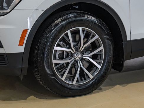 Used 2019 Volkswagen Tiguan SE image 60