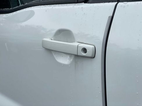 Certified 2022 Nissan Frontier SV image 30