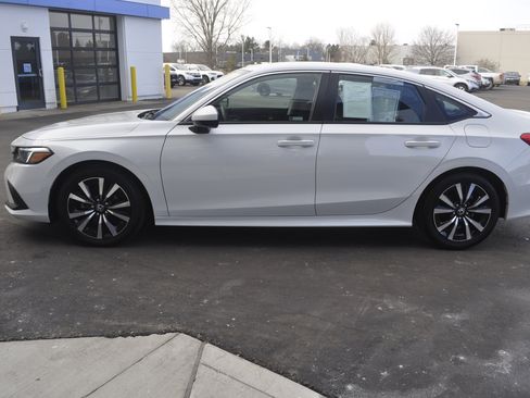 Certified 2024 Honda Civic EX image 4