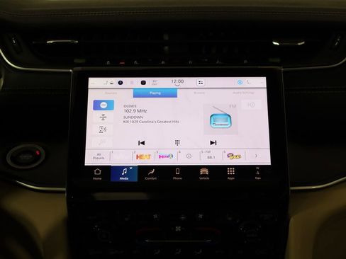 New 2025 Jeep Grand Cherokee L Limited image 30