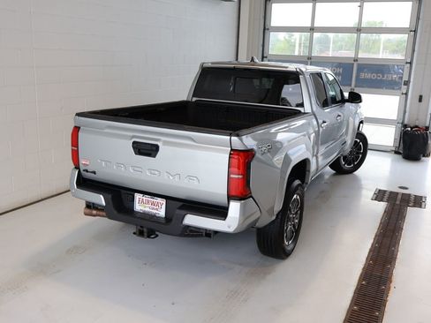 Used 2024 Toyota Tacoma TRD Sport w/ TRD Sport Upgrade Package AWD/4WD image 41