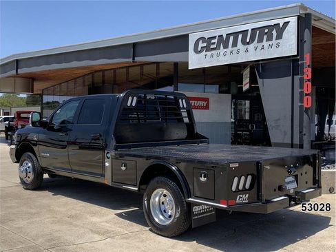 Used 2024 RAM 3500 Laramie w/ Towing Technology Group AWD/4WD image 6