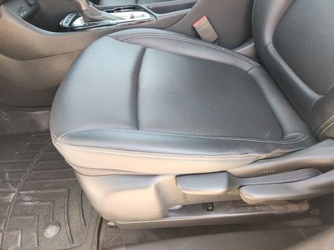 Used 2024 Buick Encore GX Sport Touring image 23