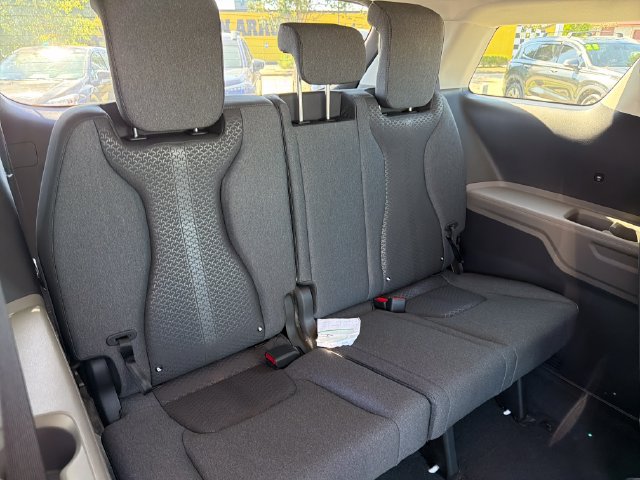 New 2027 Kia Carnival LX FWD image 23