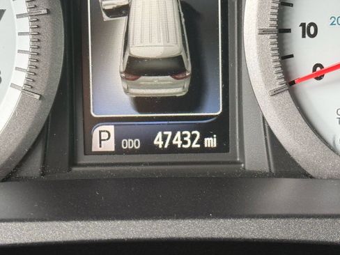 Used 2020 Toyota Sienna SE image 20