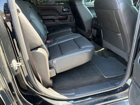 Used 2018 GMC Sierra 1500 SLT w/ Enhanced Driver Alert Package image 15