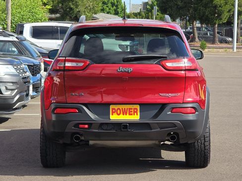 Used 2015 Jeep Cherokee Trailhawk w/ Comfort/Convenience Group AWD/4WD image 5