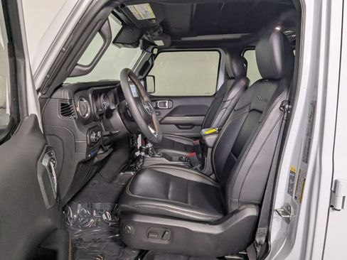 Used 2024 Jeep Wrangler Unlimited Sahara w/ Technology Group AWD/4WD image 14