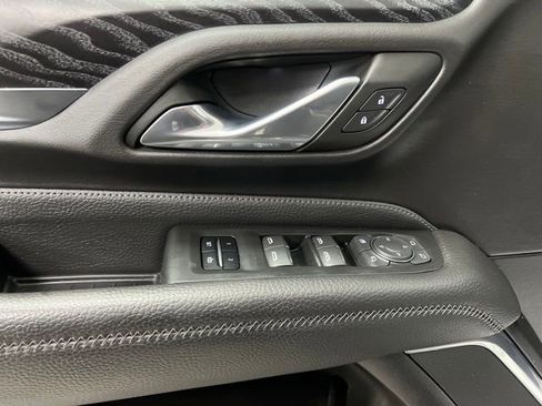 Used 2022 GMC Yukon XL Denali AWD/4WD image 25