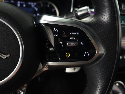 Used 2022 Jaguar XF R-Dynamic SE image 24