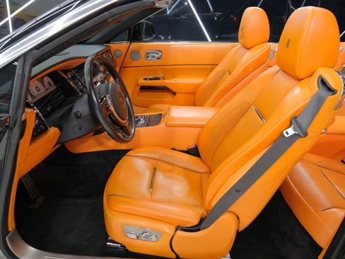 Used 2018 Rolls-Royce Dawn image 24