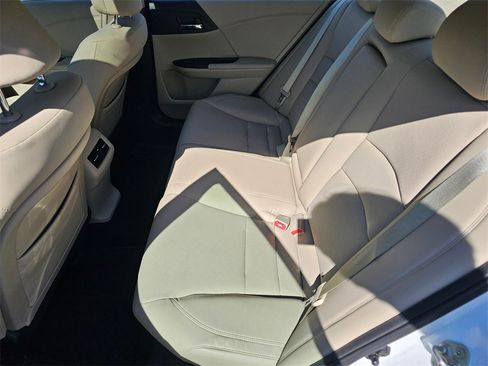 Used 2014 Honda Accord EX-L image 10