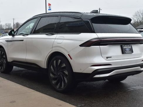 Used 2024 Lincoln Nautilus Reserve w/ Equipment Group 202A image 16