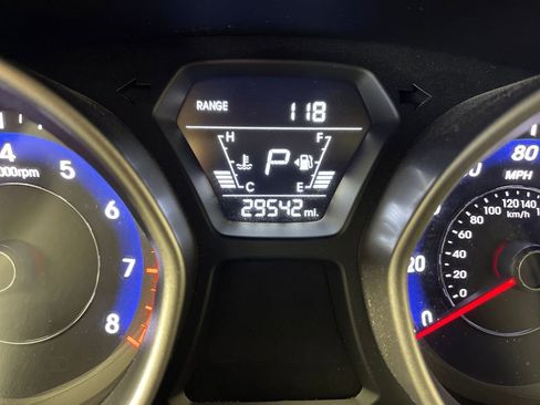 Used 2015 Hyundai Elantra SE w/ Option Group 03 FWD image 21