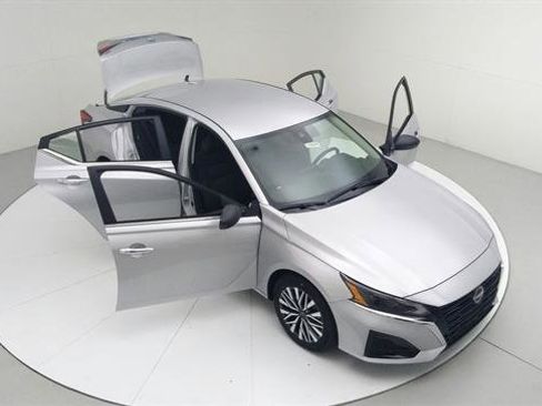 Certified 2024 Nissan Altima 2.5 SV image 13