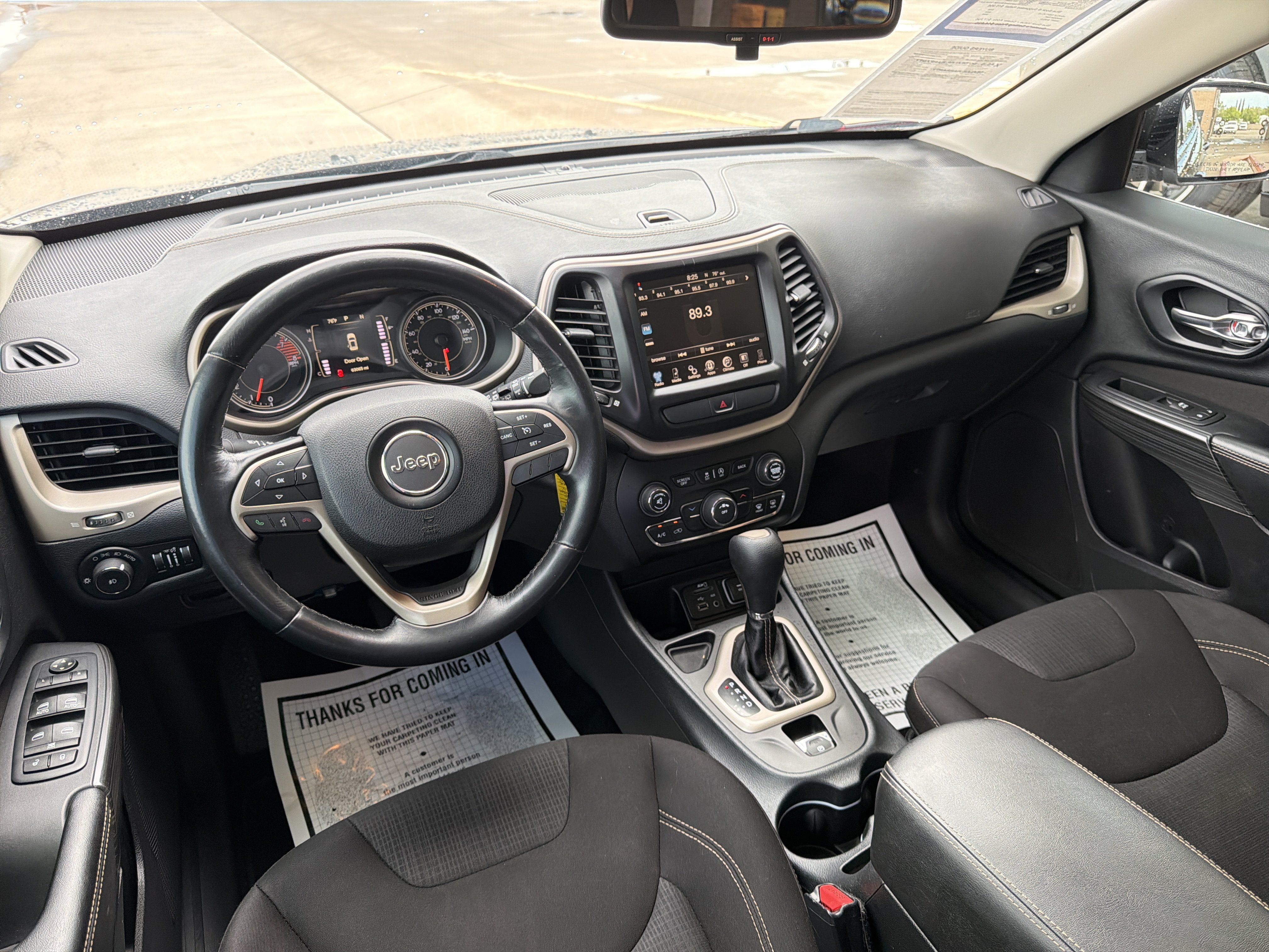 Used 2016 Jeep Cherokee Latitude FWD image 10