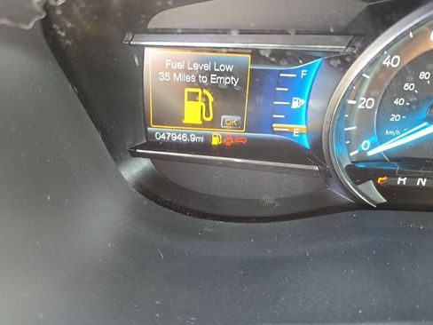 Used 2018 Ford Explorer XLT w/ Equipment Group 202A FWD image 8