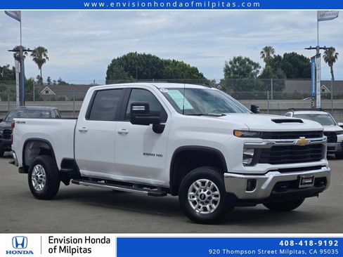 Used 2025 Chevrolet Silverado 2500 LT w/ Convenience Package AWD/4WD image 1